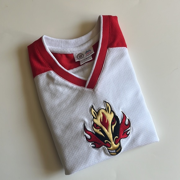 Vintage Calgary Flames Jersey / Kids Size 6 - Picture 9 of 9